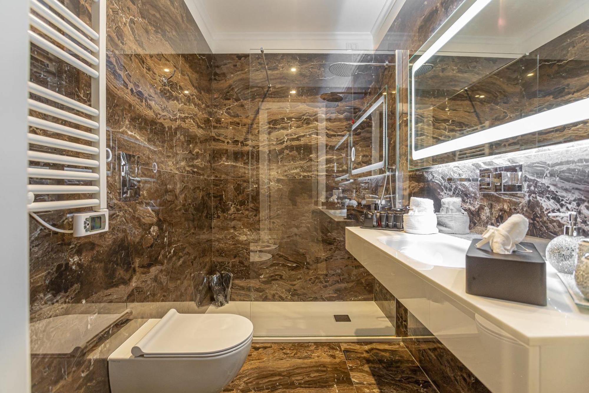 Luxury Over Time Roma