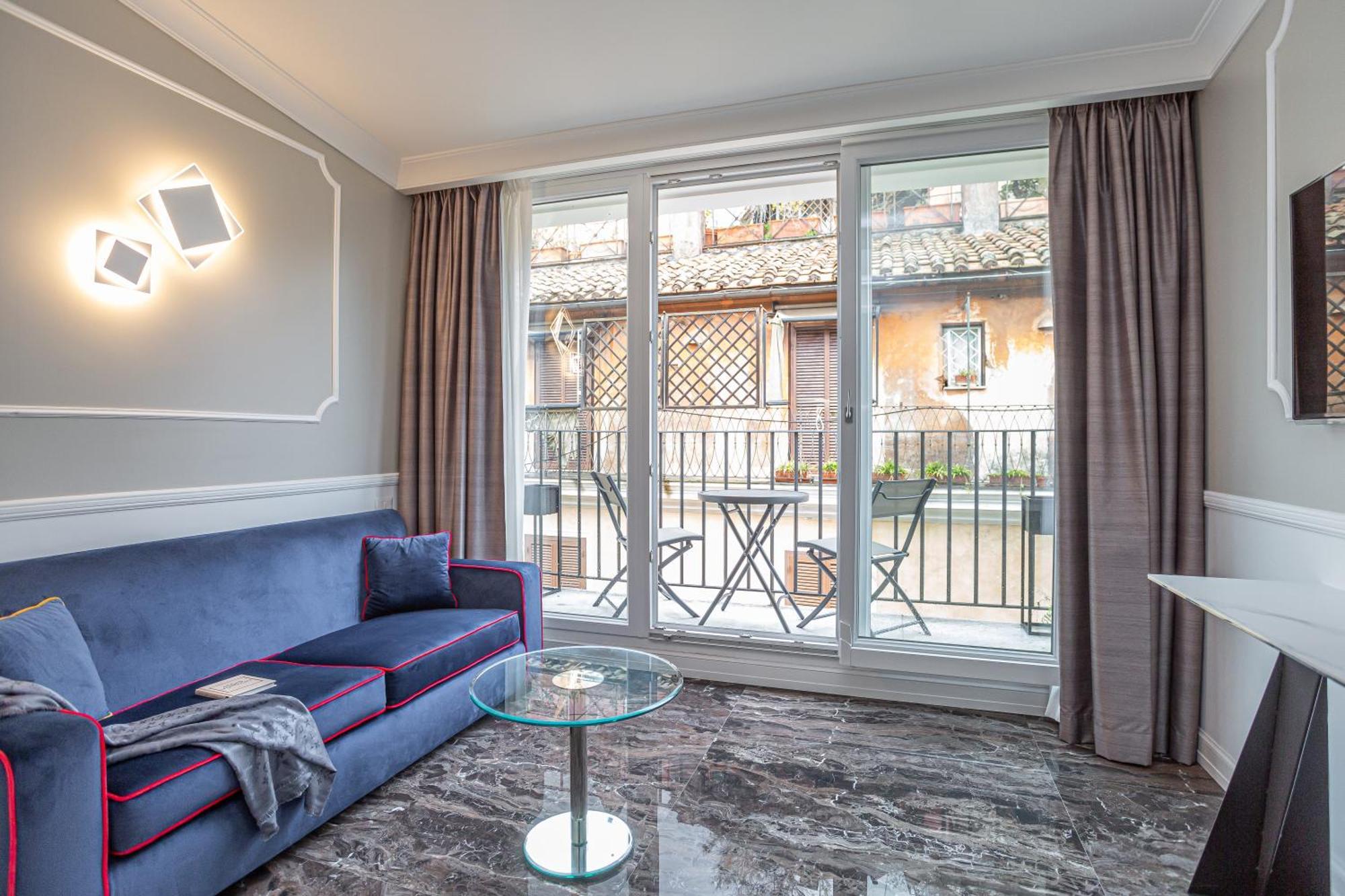 Luxury Over Time Roma